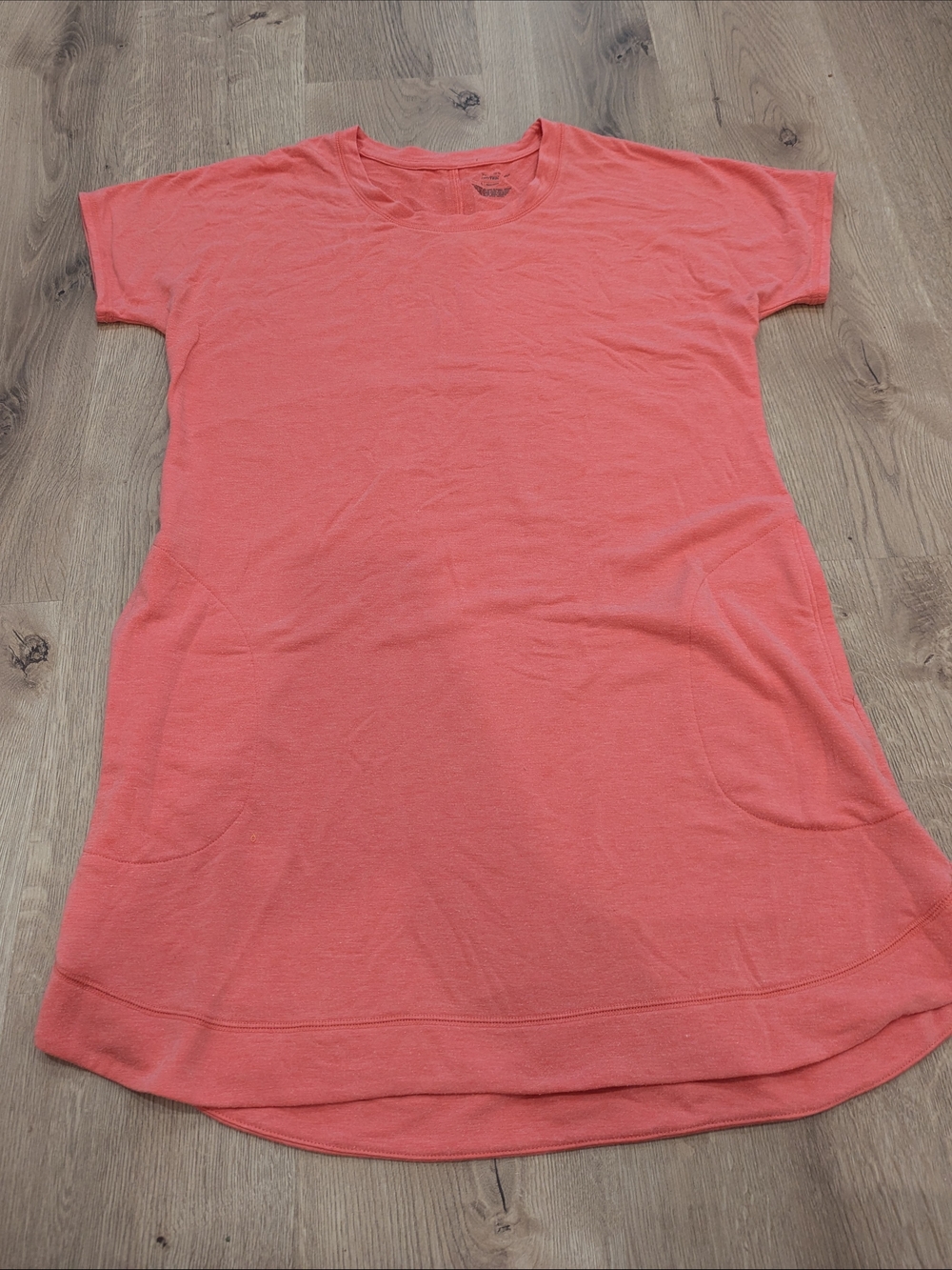 Short-Sleeve Coral Tunic with Pockets